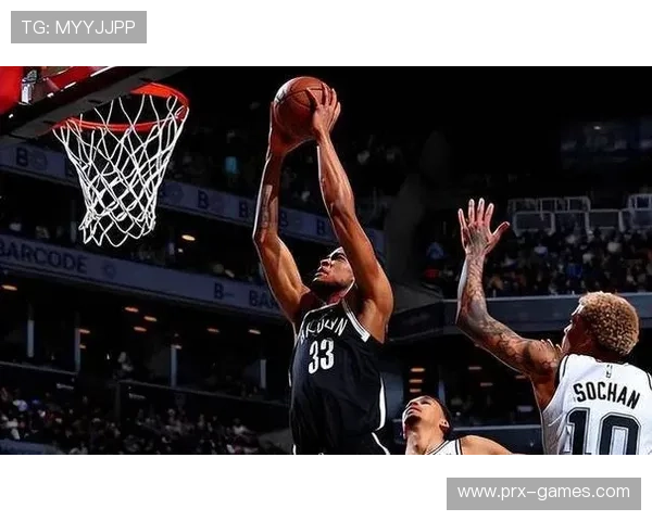 贾伦·杜伦力挺活塞内线防守，展现中锋新风采